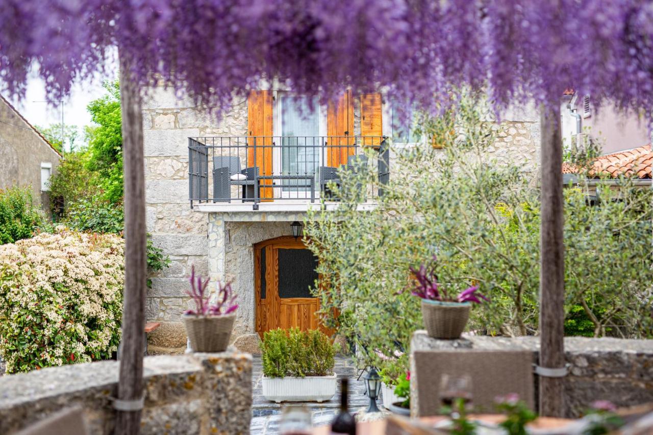 Milohnici Holiday Home Eredita מראה חיצוני תמונה